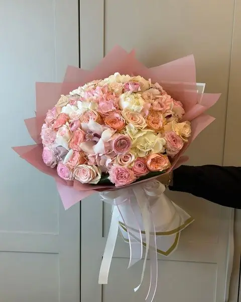 Pudra Şakayık Güller Buketi