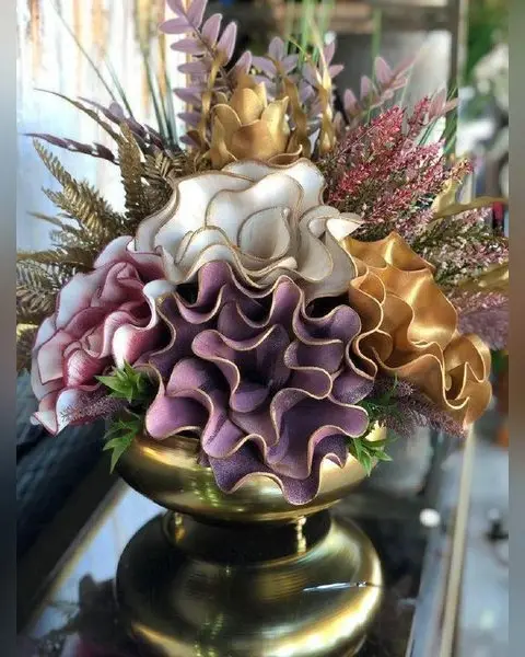 Gold Vazoda Mor Yapay Aranjman
